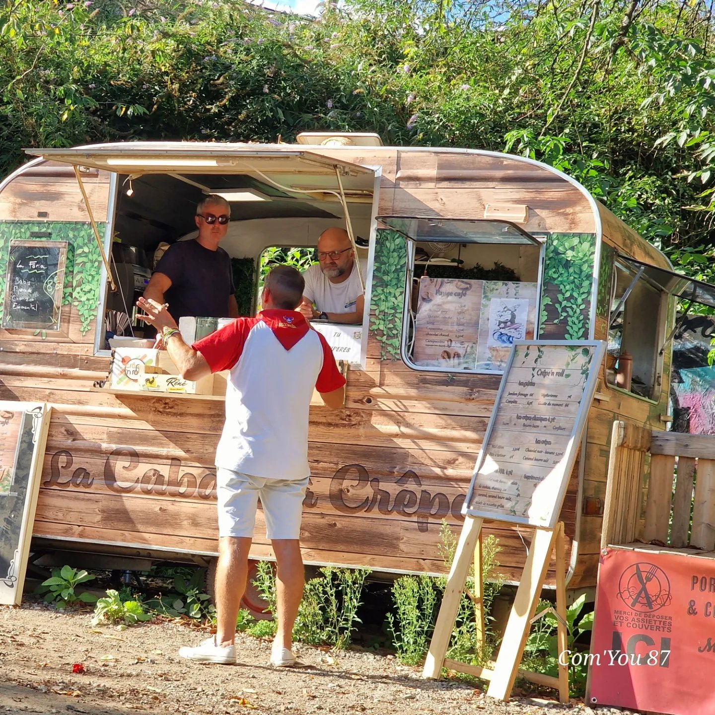 Le Food Truck La Cabane à Crêpes en service
